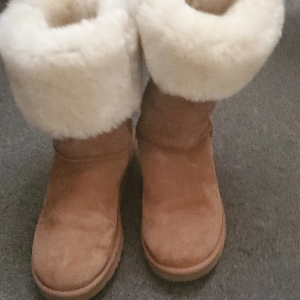UGG Tan Ankle Boots with Suede Finish and Plush Lining‎
